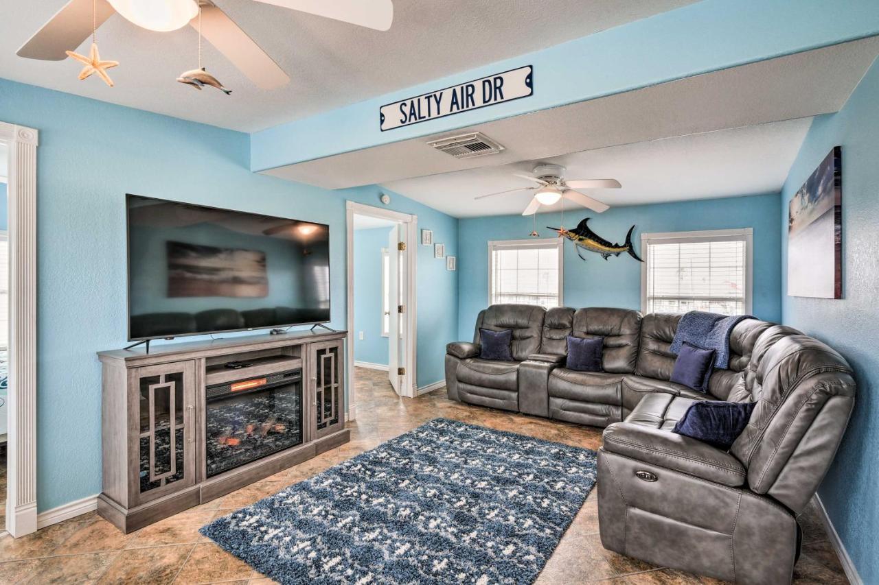 Surfside Beach Gem With Deck - 1 Block To Shore! فريبورت المظهر الخارجي الصورة